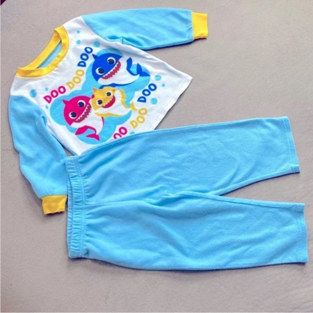 Pinkfong Baby Shark Pajamas Size 2T Toddler Boys Girls' Warm Cozy 2-Pc PJ Set !
